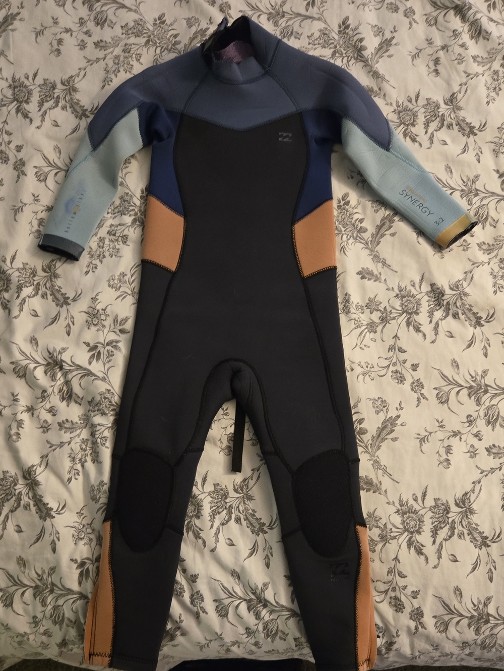 Billabong Kids' Synergy Full Wetsuit - Black with Blue, Gray & Pink Panels